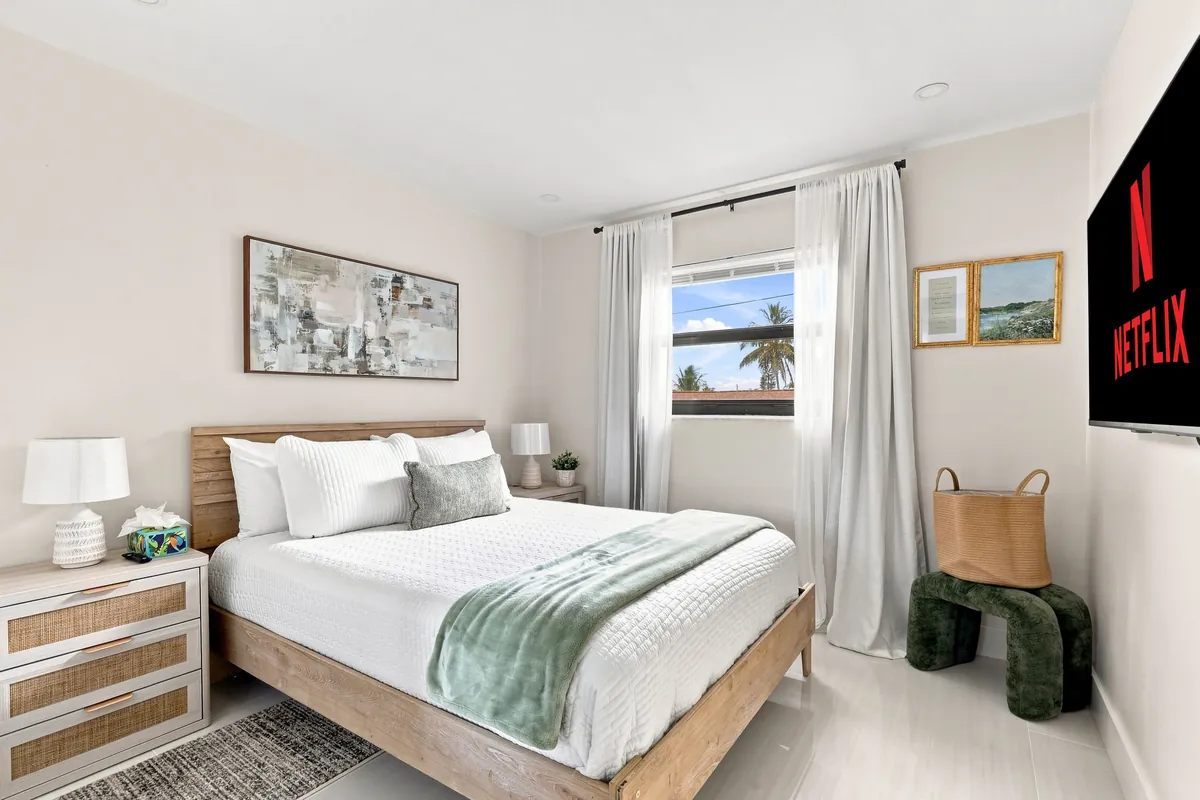 Guest bedroom with a Queen bed
