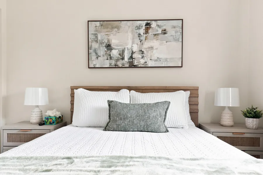 Guest bedroom with a Queen bed
